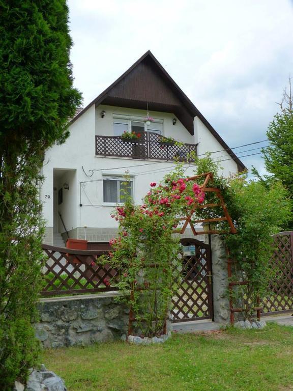 Vadrozsa Vendeghaz 호텔 Kishuta 외부 사진