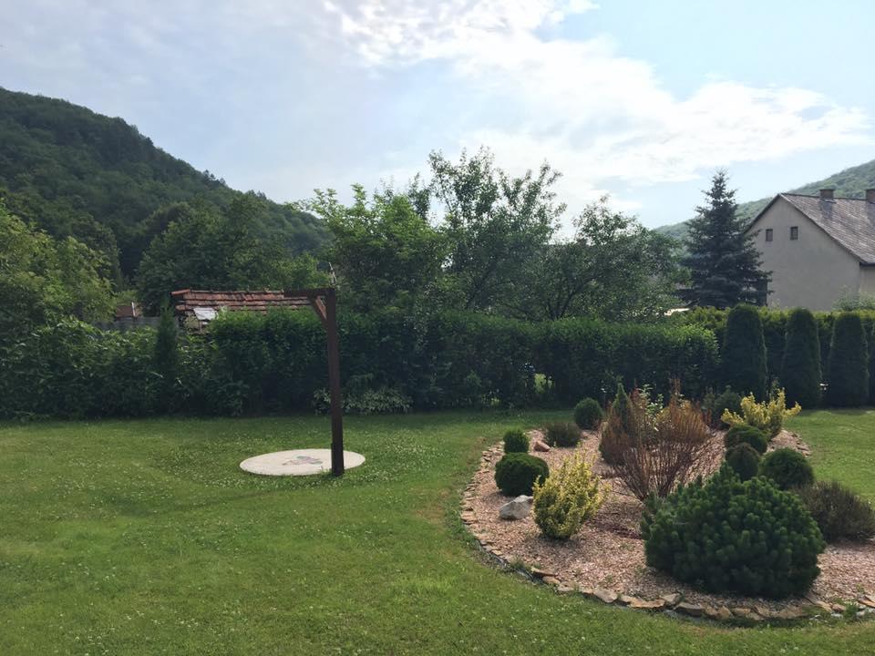 Vadrozsa Vendeghaz 호텔 Kishuta 외부 사진